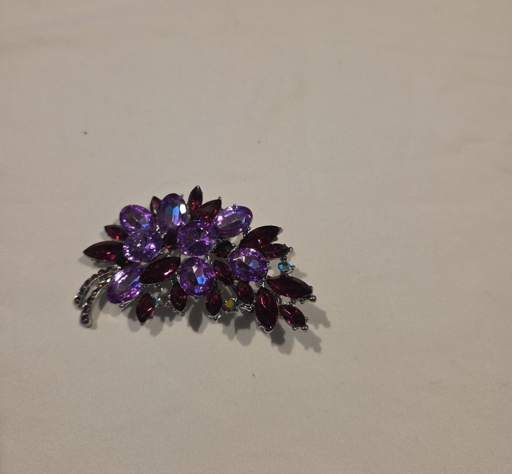 Source Unknown Purple and Burgundy Crystal Flower Cluster Brooch